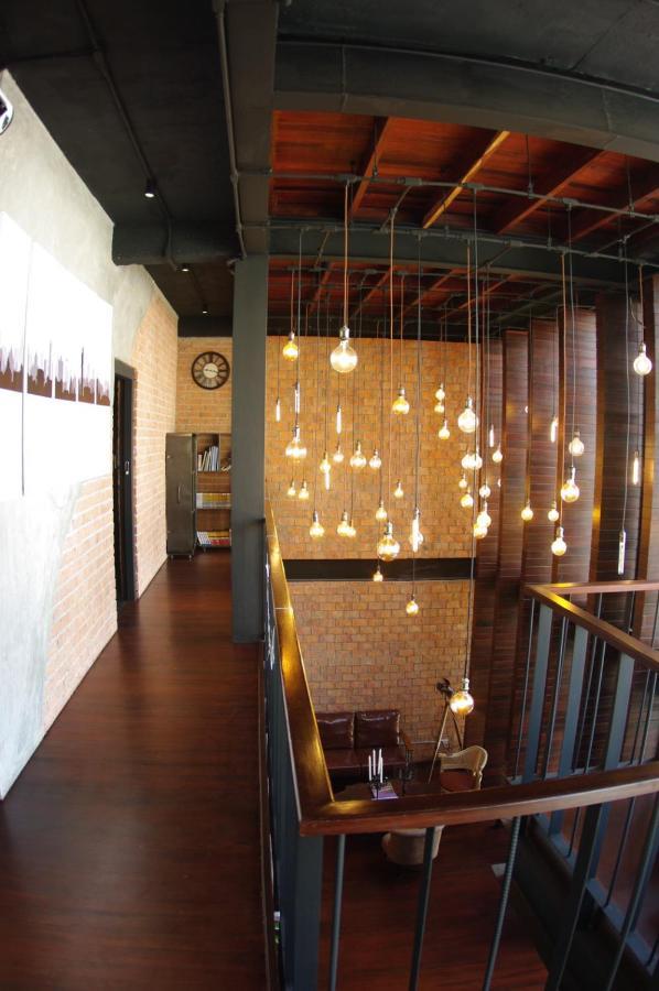 Albergue The Local Ari Bangkok Exterior foto
